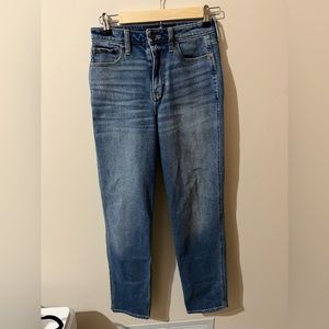 Hollister vintage stretch ultra high-rise mom jean